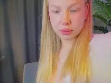 lililok101 — GOAL  :  for good start      Hi, this is my second day here. Read the description to learn more about me!!!    #blonde #natural  #18 #german #hairy [0 tokens remaining]