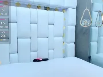 lilyrouse1 — GOAL: Show my boobs [40 tokens remaining] Good morning guys  #bigass #anal #curvy #new #petite