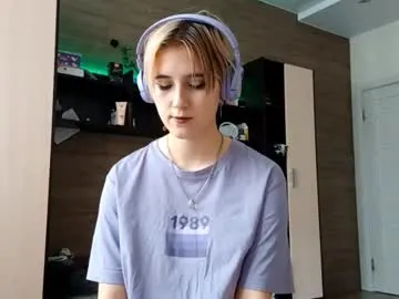 liviastubson — GOAL: take off your blouse and squeeze  boobs <3 Hi, my name is Nora! Let's make fun together #shy #new #18 #shorthair #blonde [88 tokens remaining]