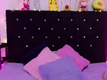lizz_bela1 — GOAL: show tits [61 tokens remaining] Welcome to my room! #skinny #latina #redhead #ass #new
