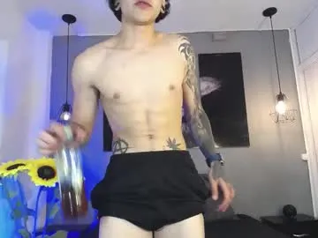 logan_peach5 — GOAL: cum in pool [320 tokens remaining] new guy but willing to enjoy my sexuality with you  #hetero #bigcock   #master #tattoo #young