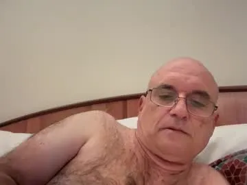 lucas10004 — Freechat on Chaturbate