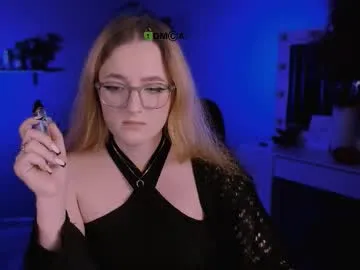 luna_berryy — GOAL: show boobs [333 tokens remaining] Welcome to my room!  #lush #sexy #glasses #bigass #pvt
