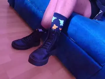 luna_mcclean — hi pet #feet #sissy #cuckold #sph #findom -- Current Goal: Greet your goddess