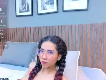 luna_roja25 — Hey! i'm Luna Welcome to my room, GOAL: Topless  #feet   #latina #18 #sexy   #smalltits  [29 tokens remaining]