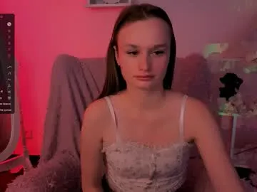 lunavibee — GOAL: tease in doggy style [100 tokens remaining] Welcome to my room! #new #18  #teen #daddy  #shy