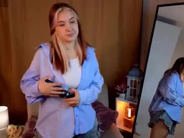 lynseybaysinger — The goal: air kiss I'm Emma , im new here!! #new #shy #18 #lovense #bigboobs [15 tokens remaining]