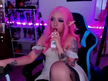 makii_33 — GOAL: Top off play nipples [66 tokens remaining] YOUR PINK ELF  SEXY  <3 Domi on !! #goth #cosplay #smalltits #pantyhose #petite