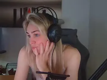 mariaqti — Short stream just talking and showing off :3