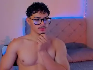 maxiimus__ — #cum #latino #muscle #bigass #bigdick BIG CUM [1500 tokens remaining]