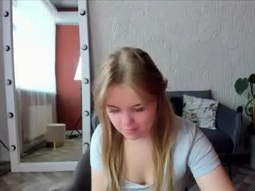 melissa_199 — Melissa_199's room #feet #cute #nonude #shy #18