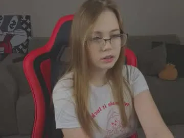 mia_dixson — GOAL: hi Mia [10 tokens remaining] Welcome to my room! #teen #bigboobs #braces #feet #new
