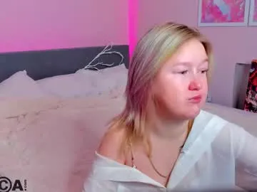 mia_ferd — Hey, I'm Mia, #18 , it's my The eighth day ^^  #teen #blonde #daddysgirl #smalltits  GOAL:  lick your finger while looking into your eyes [18 tokens remaining]