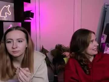 mila_glow — GOAL: dance [120 tokens remaining] Welcome to my room! #feet #nonude #sexy  #lovense #smokers