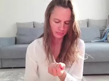 milly_browski — GOAL: goal [1000 tokens remaining] Welcome to my room! #nonude #natural #mature #shy #new