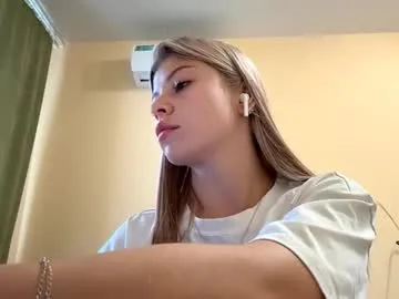mingkaak — Lucy's Room! GOAL: hello everyone! #student #blonde #18 #young #shy [20 tokens remaining]