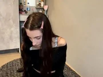 minhblomme — Help me to take off my skirt : Hi, I'm Emi  #shy #cute #18 #teen #new [67 tokens remaining]