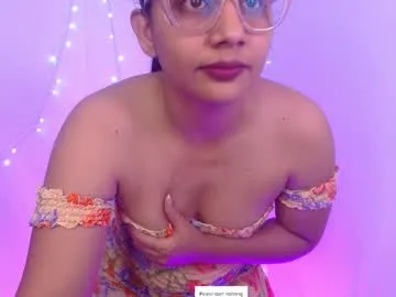 miss_londoon — Welcome to my room, loves  There are no more rules here to enjoy ... I want to cause them, make them sweat and that they cannot look away from me  Do they dare to get carried with me to the limit? 