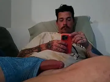 moe_cooch — Freechat on Chaturbate