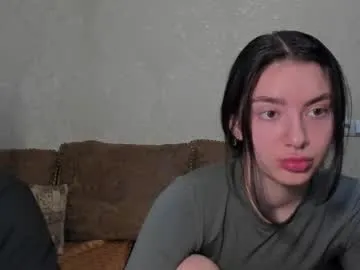 muuur_fam — Muuur_fam's room #couple #pvt   #feet  #18  #brunettes