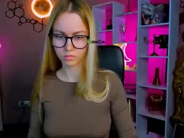 niri_vex — GOAL: sexy dance [311 tokens remaining] meow meow #sph #squirt #bigass #nature #18