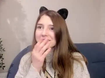 pamilarakestraw — hello cb  im daniella ^^ its my 4 day   goal: for a good start #shy #brunette #feet #young #new [55 tokens remaining]