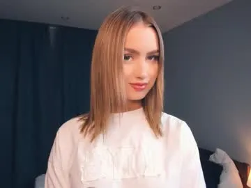 paulettelafevre — GOAL: look at my outfit [5 tokens remaining] Hello CB,Im Eva<3 im new here #18 #new #skinny #teen #shy