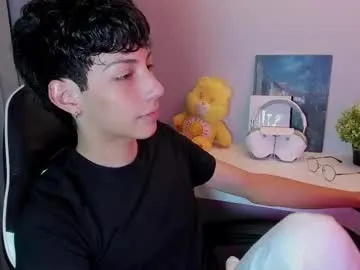 philipe_moonlight_ — GOAL: menu active, Let's play [3999 tokens remaining] Welcome to my room! #feet #twink #latin #18 #new
