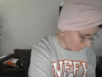 pinkwife97 — Pinkwife97's room [Goal: 157/2000 tokens]
