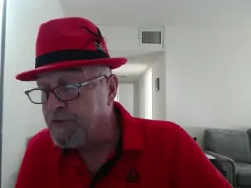 pipewizard — Pipewizard's room...not gay or bi...but don't care if you are PM is 10 tokens if you ask without tipping you will be banned...not your DADDY or your BABY. COLOMBIANS NOT WELCOME HERE!!!