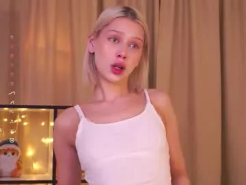 platinum_babe — Goal: Lift up top and squeeze my tits |Hi guys, I'm #new, my PVT is open, welcome <3 |   #cute #young #lovense #shy [11 tokens remaining]
