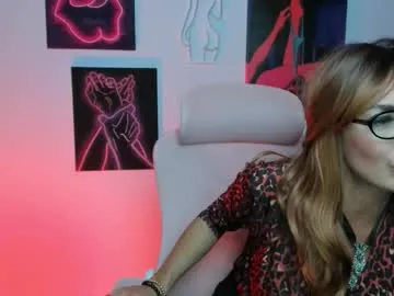 queen_violetta_ — I'm new here today, but soon I'll be your dream! #latina #milf #new #natural #femdom // GOAL: next show in skin:) [598 tokens left]