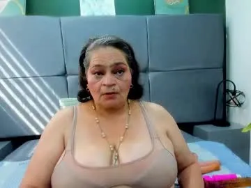 queenmature — GOAL: oil in boobs [29 tokens remaining] Welcome to my room! #bbw #mature #bigboobs #milf #granny
