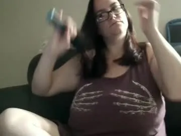 queenskull870 — MILF 46K #milf #bignaturaltits #bignaturalboobs #multisquirt #piercedtongue #smoker