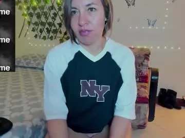 rebbeca09 — GOAL: Kiss kiss dildo How deep you want me to take it?  #lovense #ahegao #deepthroat #bigass #mature