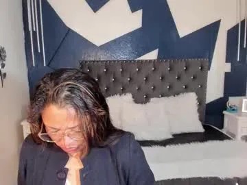 rihana_grey — GOAL: Make my hard nipples [8 tokens remaining] Do you want to play? #feet #hairy #mature #milf #ebony