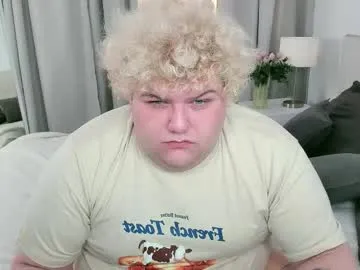 riven_miller — GOAL: spank my naked ass [142 tokens remaining] Welcome to my room! #chubby #curly #curvy #gay #bear