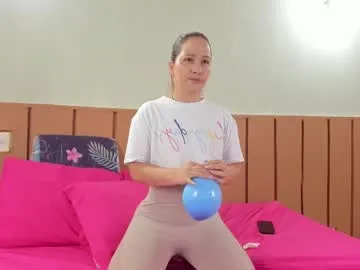 roussvelvet — GOAL: Make Me Wet [100 tokens remaining] #milf #mature #balloons #mommy Lovense Tip Goals