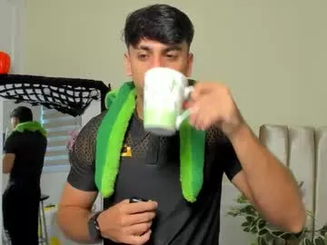 russ_w8 — GOAL: Sexy dance [80 tokens remaining] Welcome to my room! #feet #cuteface #latino  #18 #new