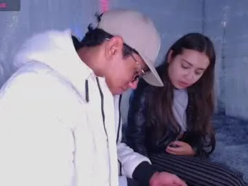 ryan_and_pamelaprincee —  Beso entre nosotros [20 tokens left]