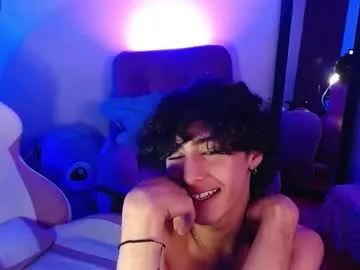 saanti_foxs — GOAL: show surprise  [111 tokens remaining] Welcome to Santi' room! #femboy #gay #new #twink #bigass
