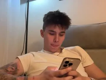 sairyeks — GOAL: Remove the T -shirt of 3Min [43 tokens remaining] Welcome to my room! #18 #bigcock #tattoo #muscle #new