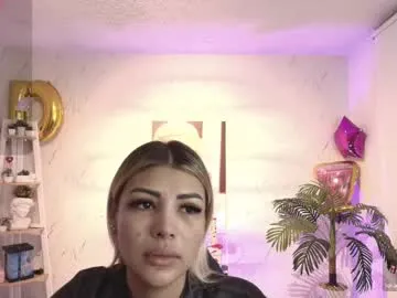 saloomee__ — Boys accompany the following objective Dance twerkin [131 tokens left]