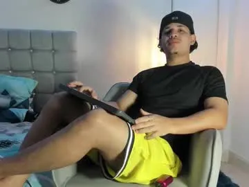 samxx_muscle — cum show  #cum #bigcock #18 #lovense #latino [500 tokens remaining]