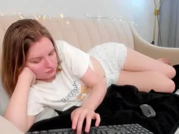 sarageorge_ — GOAL: Topless [186 tokens remaining] Welcome to my room! #squirt #anal #teen #hairy #new