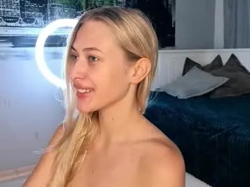 sayselena — Goal: Air kiss #18 #bigboobs #lovense #blonde #young - Next Goal: 1