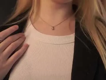 sebrinarainha — GOAL: Find out the color of my bra [9 tokens left] // EPIC GOAL: Look at my luscious and beautiful breasts [544 tokens left] #new #18 #young #shy #lovense