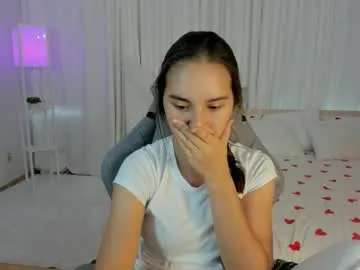 seraphineclark — hi^^ i'm Seraphine and my first day here GOAL -  show belly <3 #shy #new #nonude #18 #natural [111 tokens remaining]