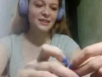 sharlalaskin — Goal: Biggest smile ever! #shy #new #18 #natural #skinny [16 tokens remaining]