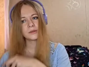 sharlalaskin — GOAL: air kiss [24 tokens remaining] Welcome to my room! #shy #new #18 #natural #skinny